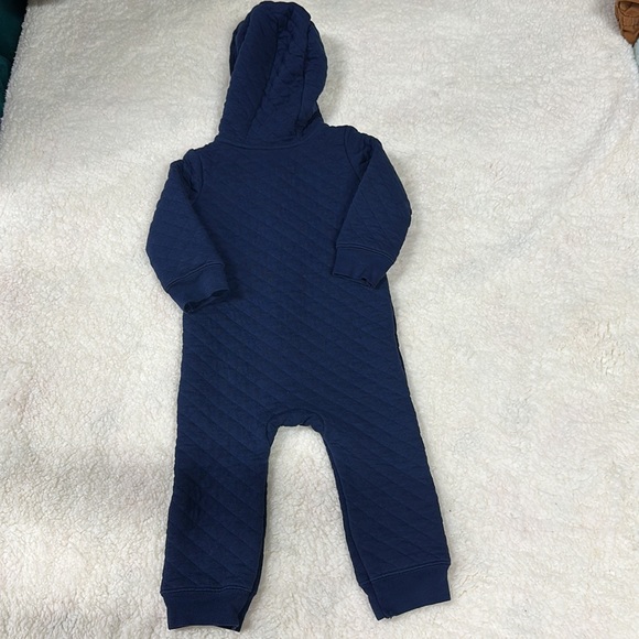 🔅‼️Carter’s 12 months Quilted Thickened/ Hooded Zip Up Onesie - Picture 4 of 4